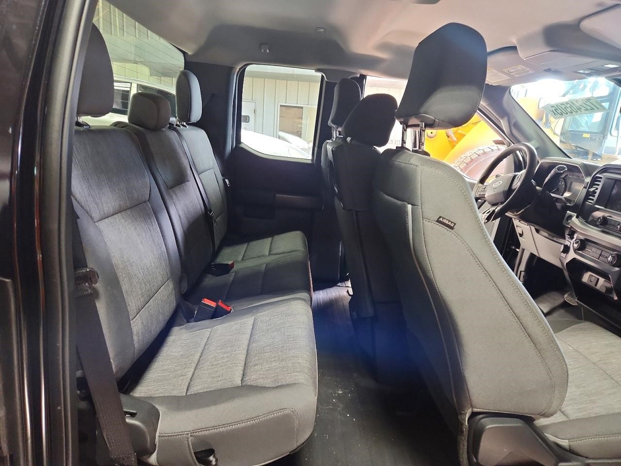 Vehicle/109338_10.jpg