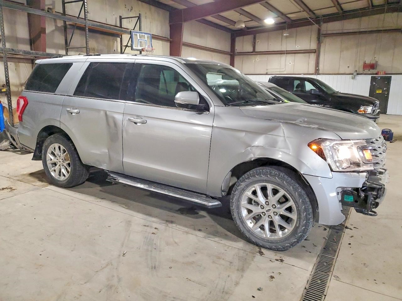 Vehicle/109350_04.jpg