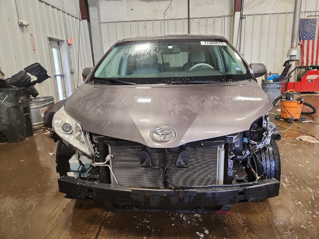 Vehicle/109545_05.jpg