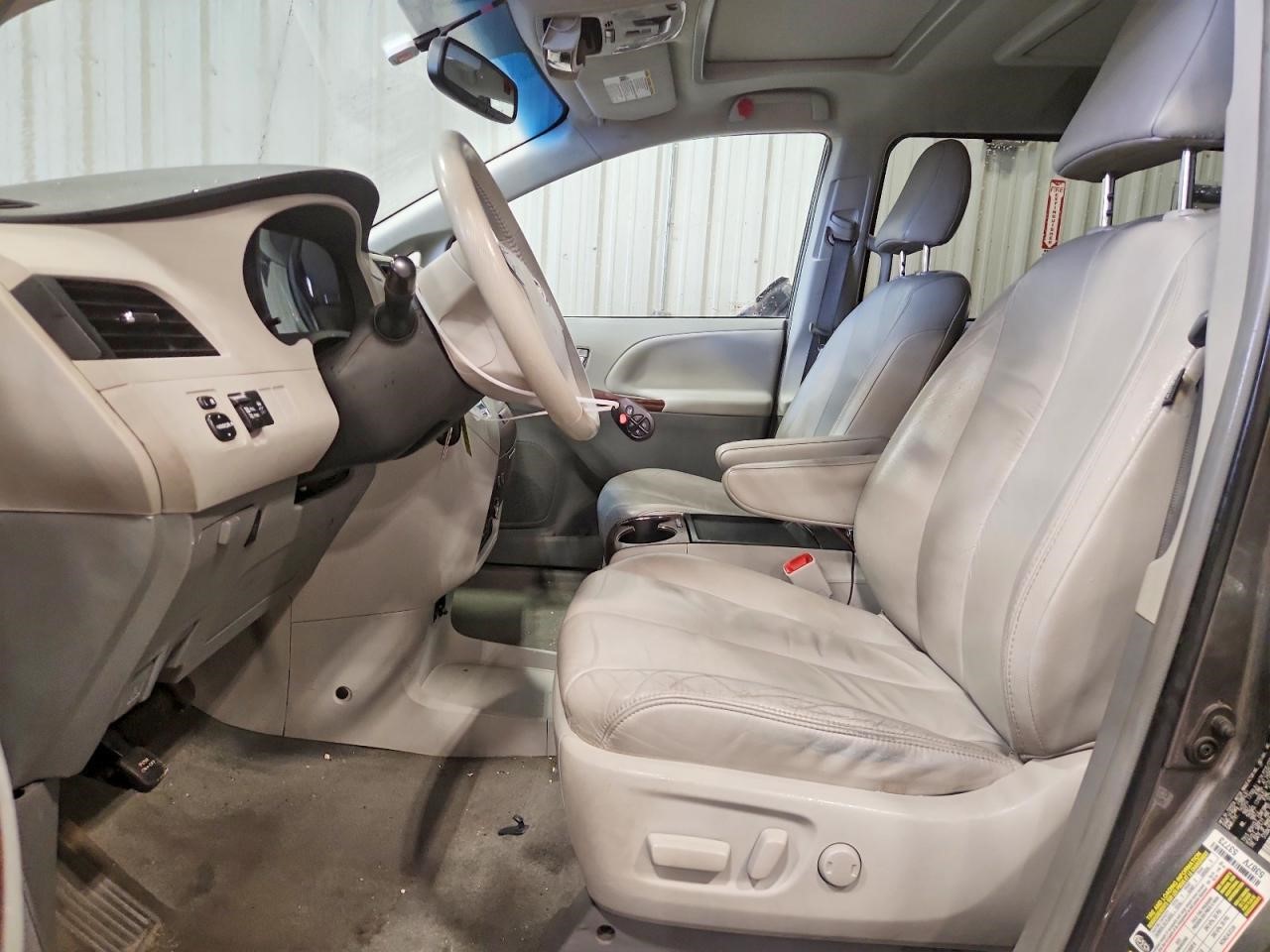 Vehicle/109545_07.jpg