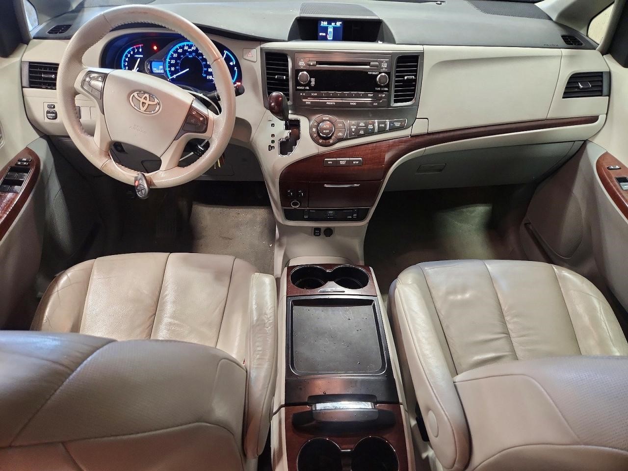 Vehicle/109545_08.jpg