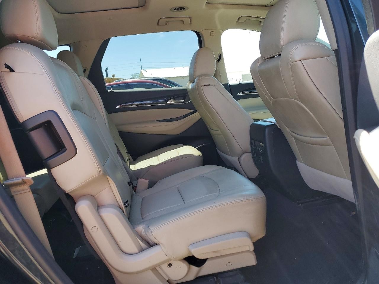 Vehicle/110939_11.jpg