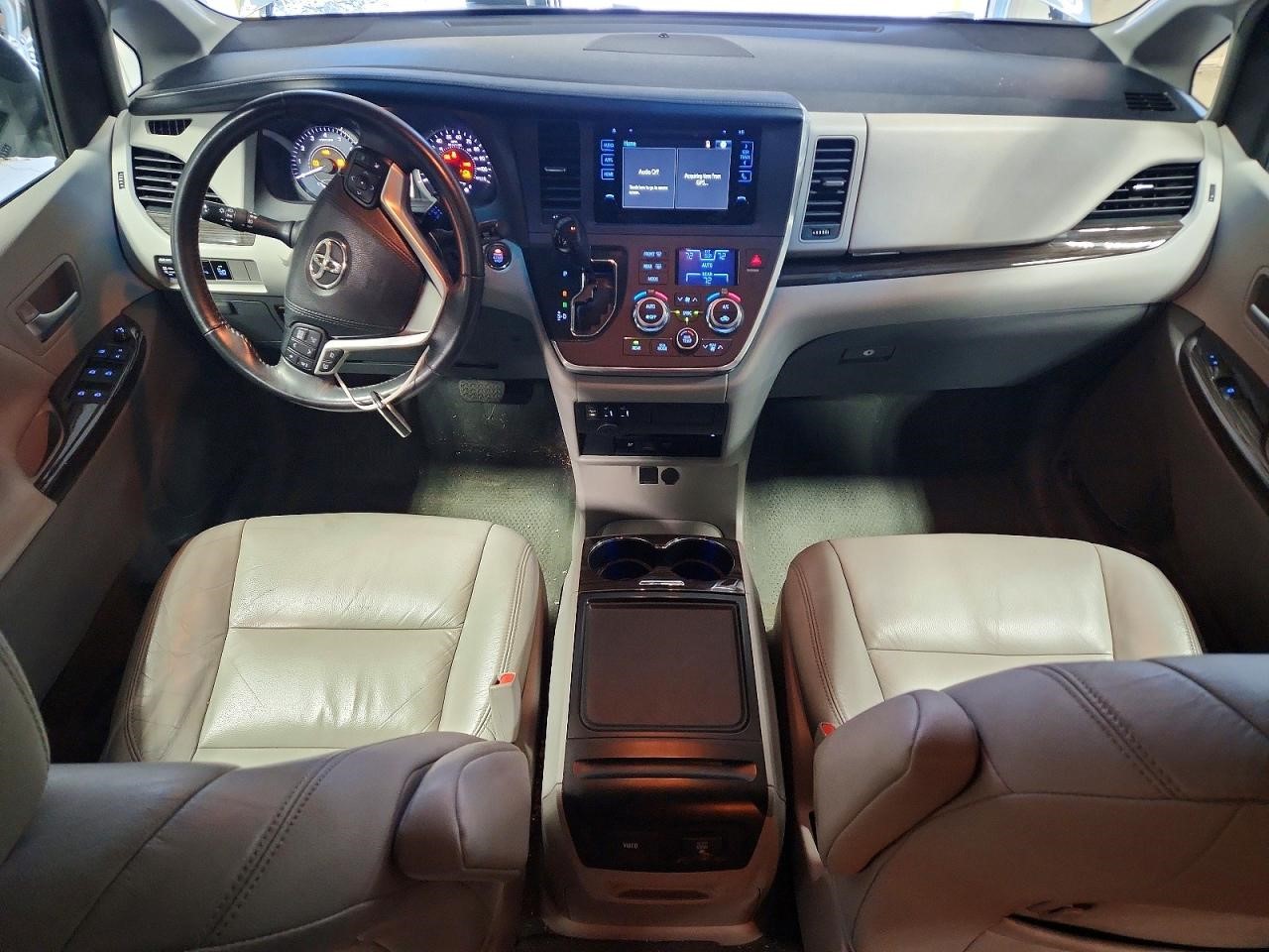 Vehicle/110982_08.jpg