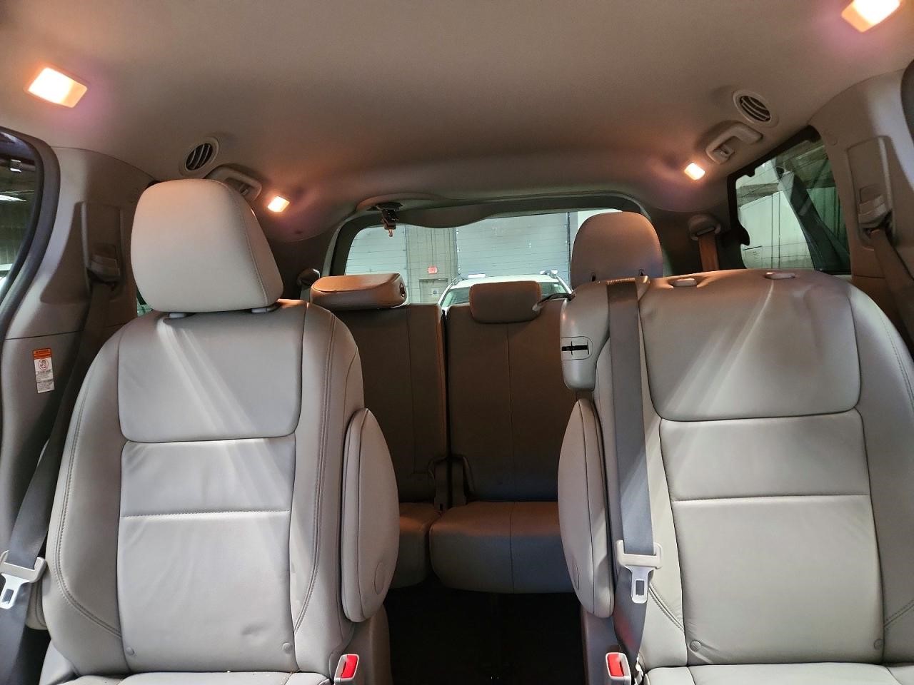 Vehicle/110982_10.jpg