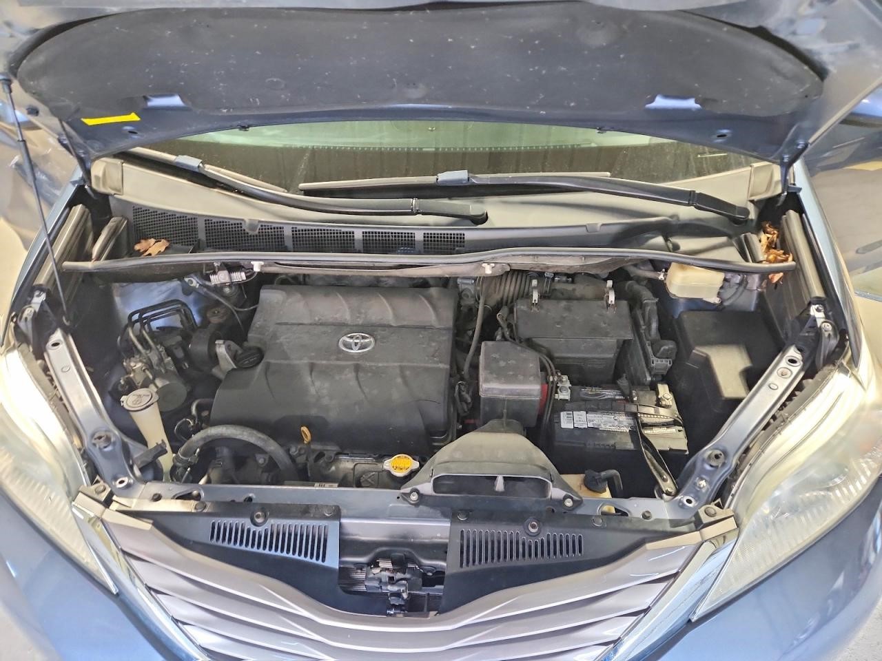 Vehicle/110982_12.jpg