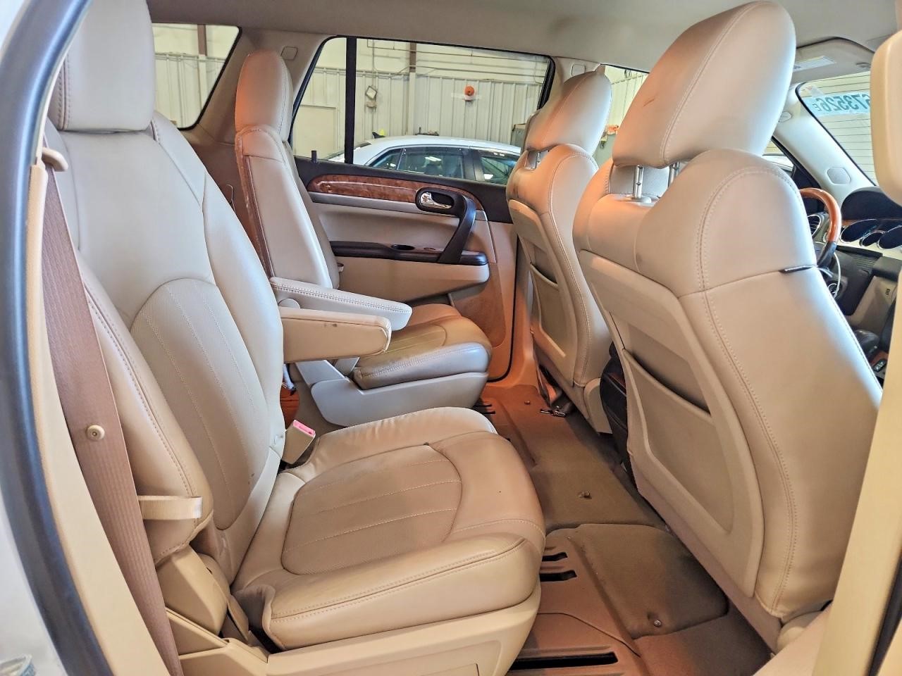 Vehicle/111039_11.jpg