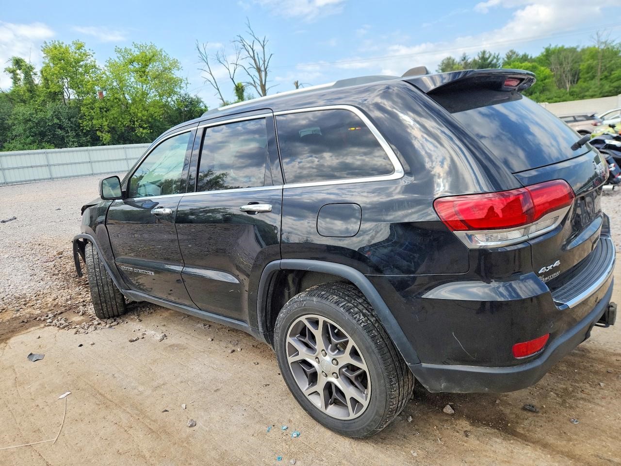 Vehicle/111047_02.jpg
