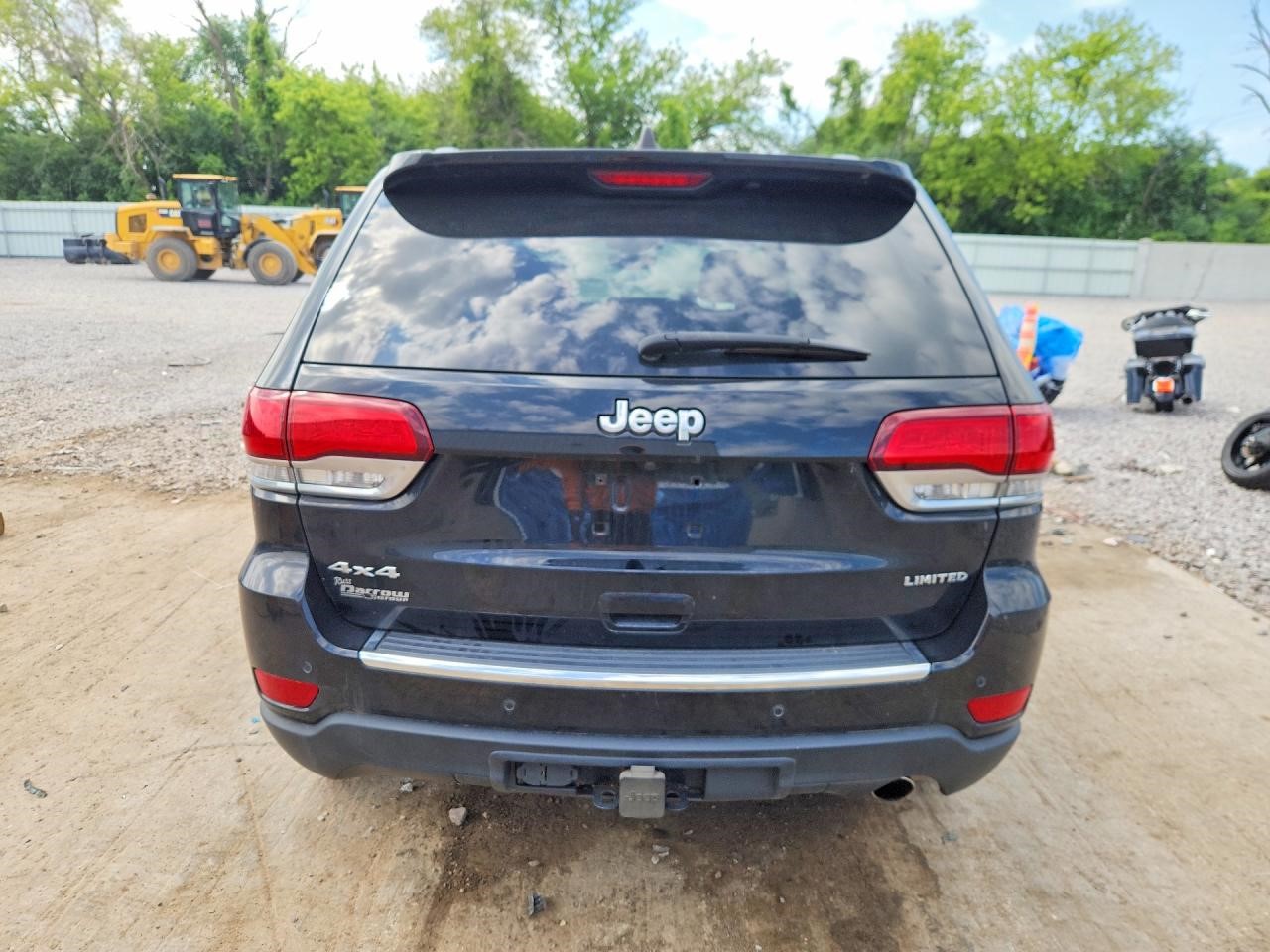 Vehicle/111047_06.jpg