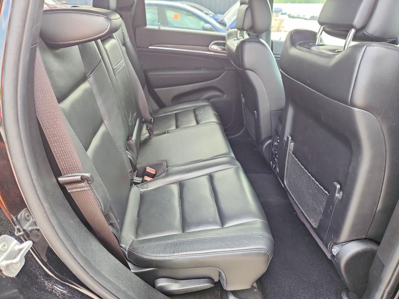 Vehicle/111047_10.jpg