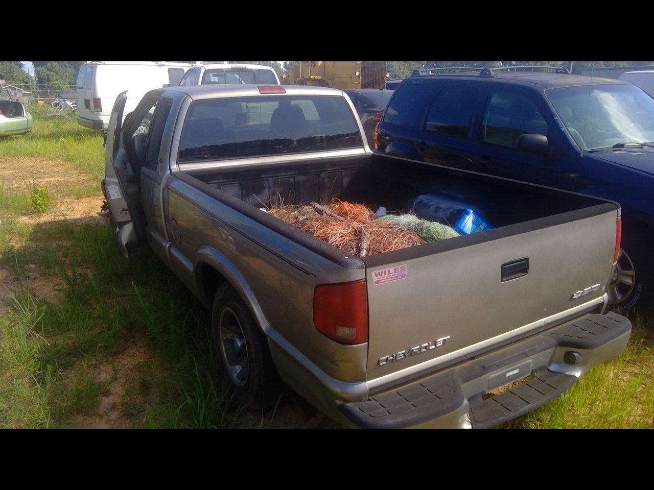 https://f005.backblazeb2.com/file/img-partshotlines-com/Inventory/MS102/Vehicle/6864_03.jpg