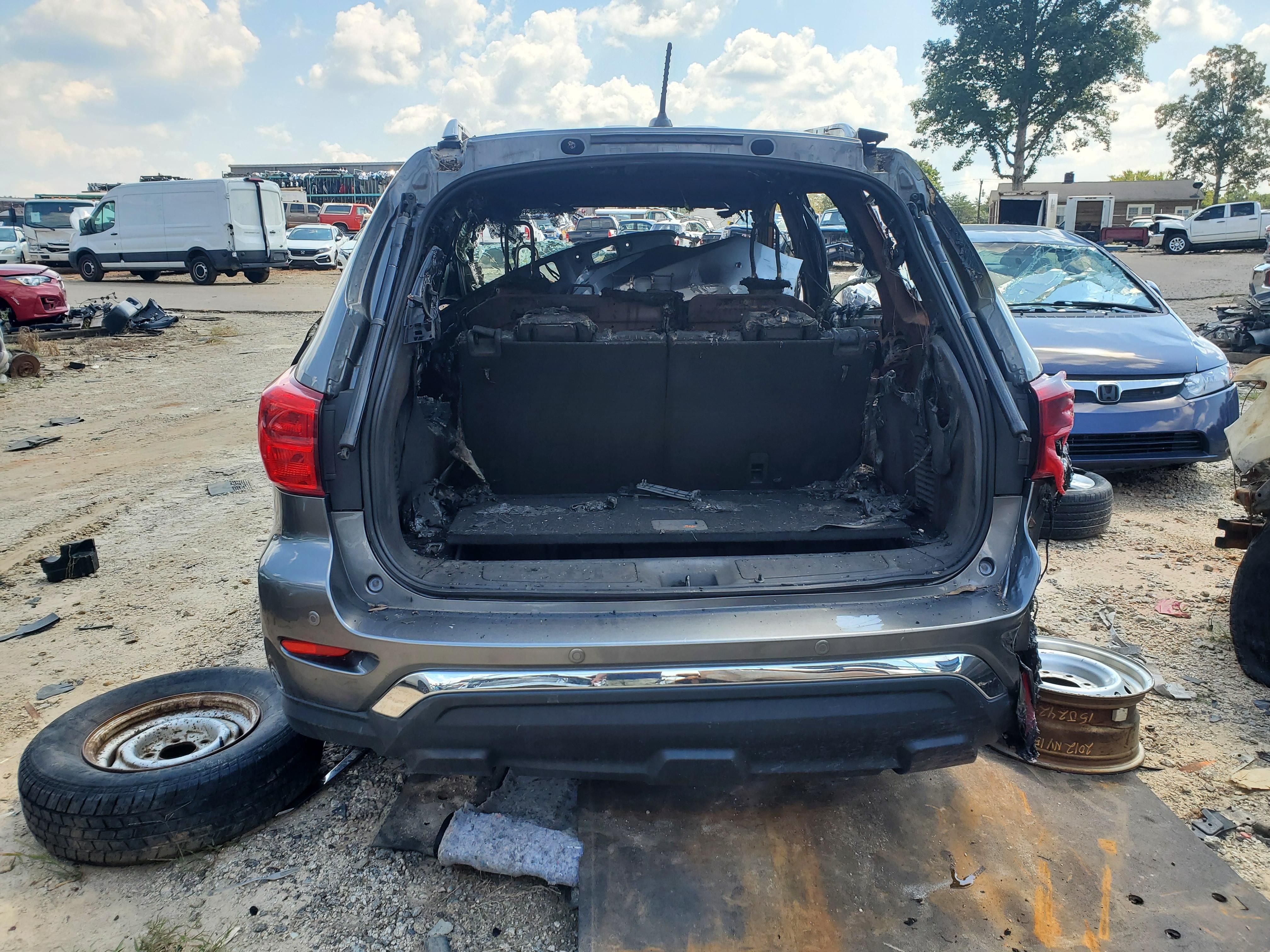 https://f005.backblazeb2.com/file/img-partshotlines-com/Inventory/MS103/2021/21I250/4C0CFA0CBAB4490484CCB412008D6A30005.jpg