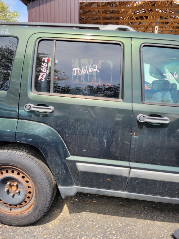 https://f005.backblazeb2.com/file/img-partshotlines-com/Inventory/MS172/Vehicle/19209_08.jpg