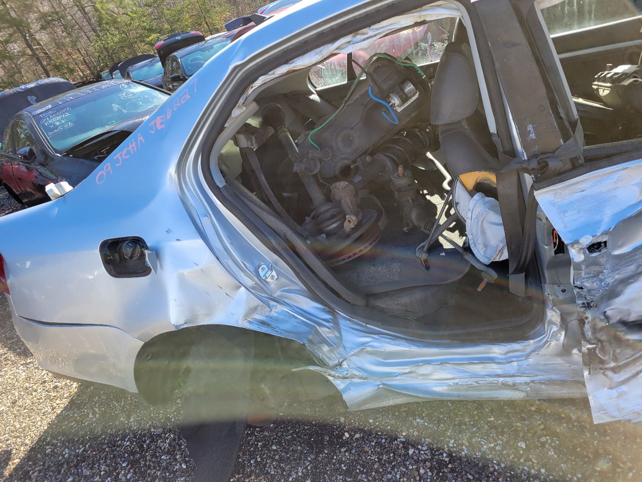 https://f005.backblazeb2.com/file/img-partshotlines-com/Inventory/MS172/Vehicle/19276_09.jpg