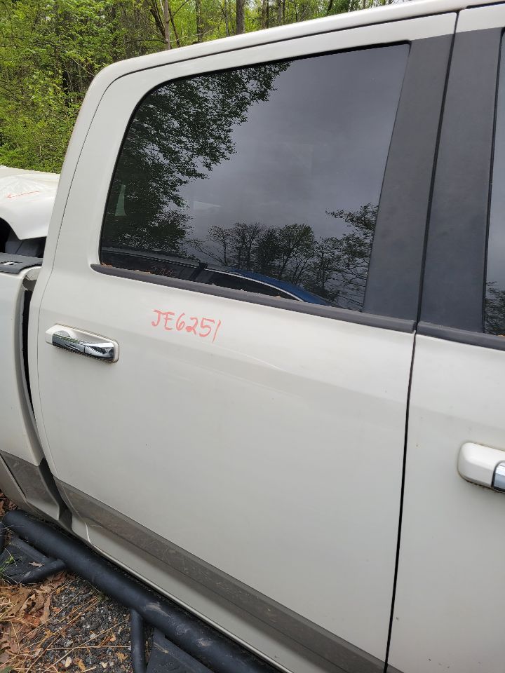 https://f005.backblazeb2.com/file/img-partshotlines-com/Inventory/MS172/Vehicle/19300_07.jpg