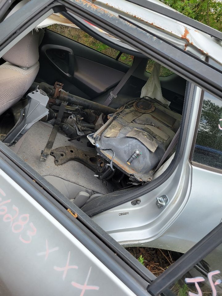 https://f005.backblazeb2.com/file/img-partshotlines-com/Inventory/MS172/Vehicle/19332_07.jpg