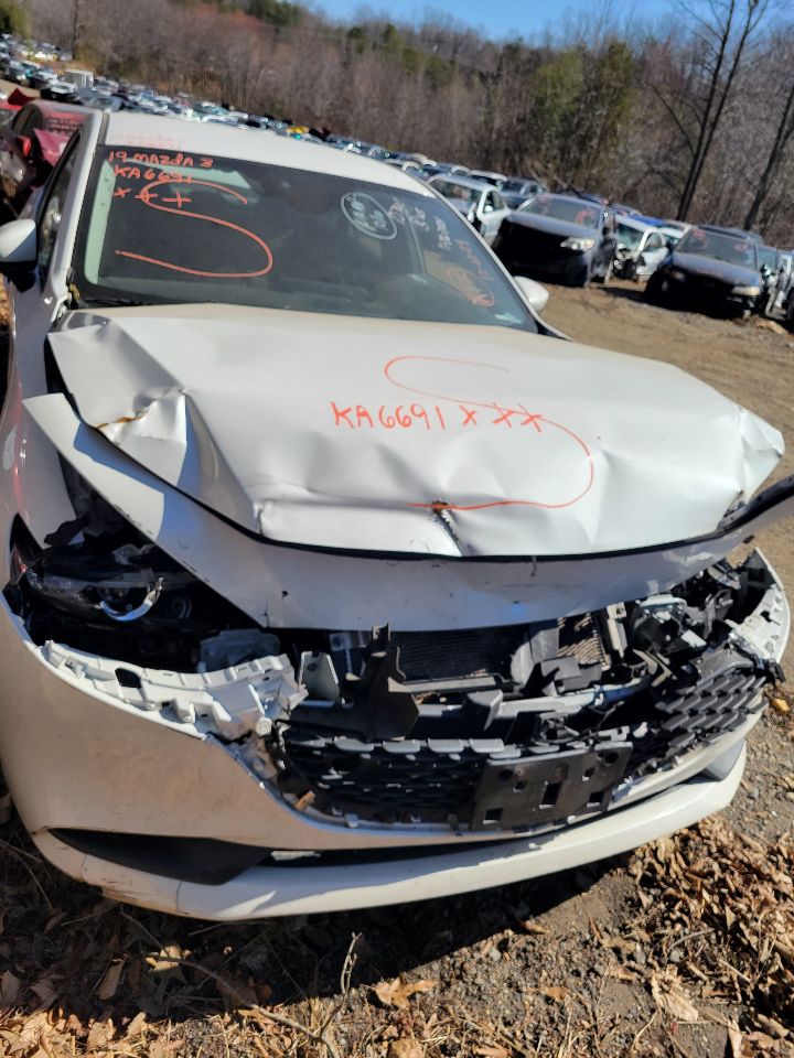 https://f005.backblazeb2.com/file/img-partshotlines-com/Inventory/MS172/Vehicle/19741_01.jpg