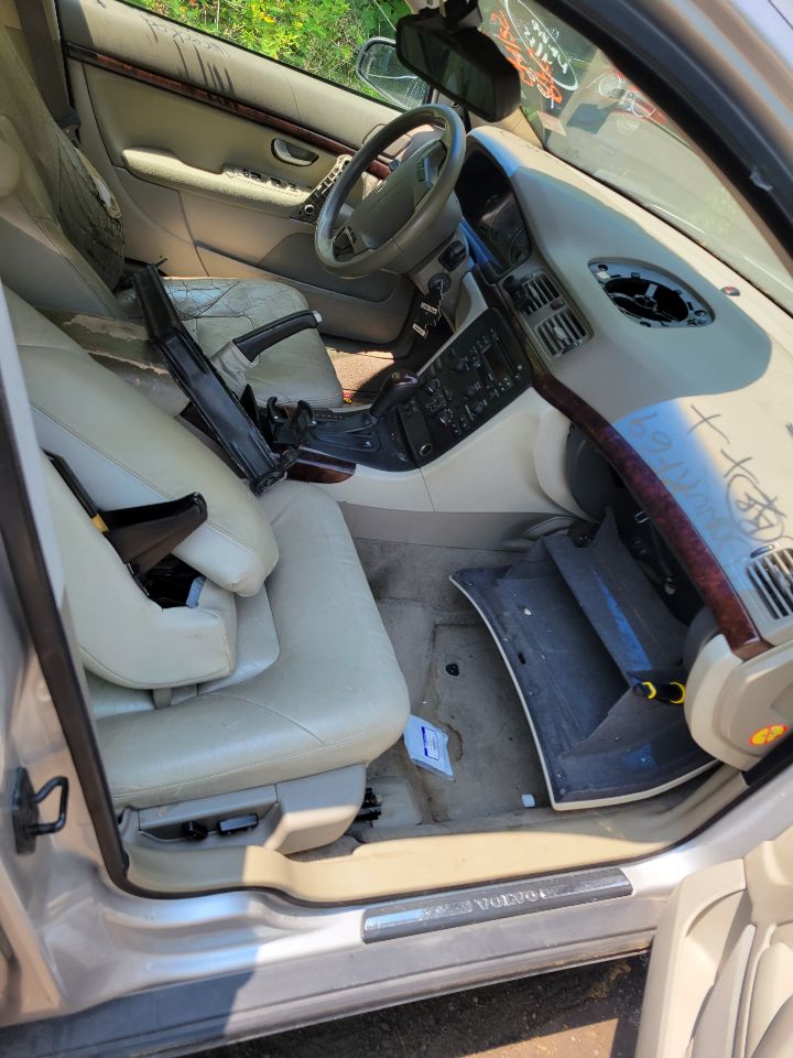 https://f005.backblazeb2.com/file/img-partshotlines-com/Inventory/MS172/Vehicle/19999_09.jpg