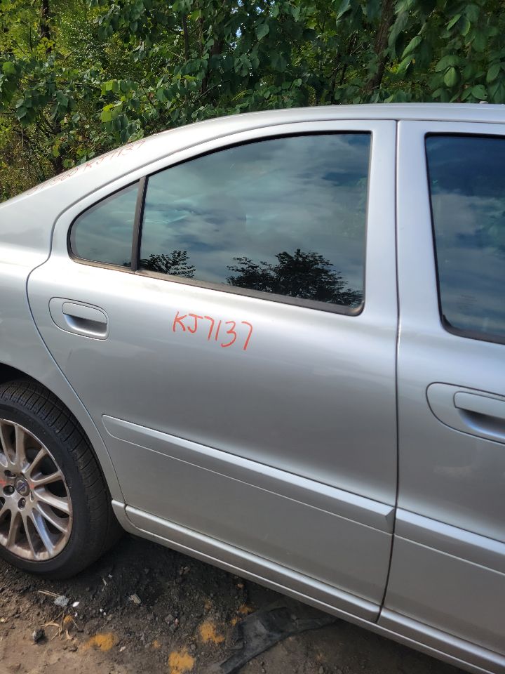 https://f005.backblazeb2.com/file/img-partshotlines-com/Inventory/MS172/Vehicle/20190_04.jpg