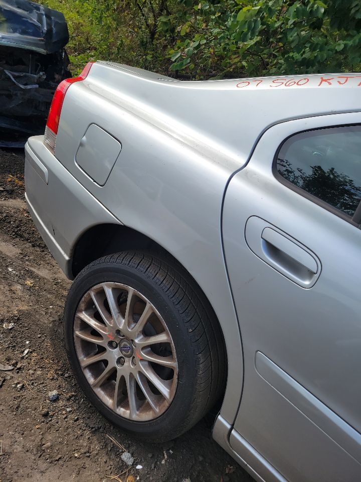 https://f005.backblazeb2.com/file/img-partshotlines-com/Inventory/MS172/Vehicle/20190_05.jpg