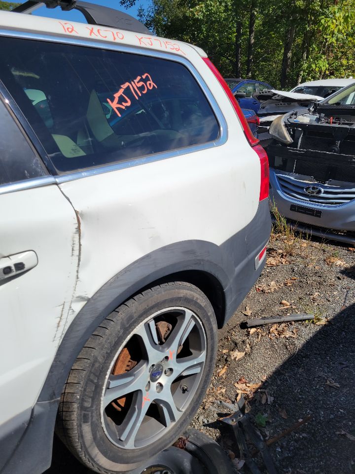 https://f005.backblazeb2.com/file/img-partshotlines-com/Inventory/MS172/Vehicle/20205_06.jpg