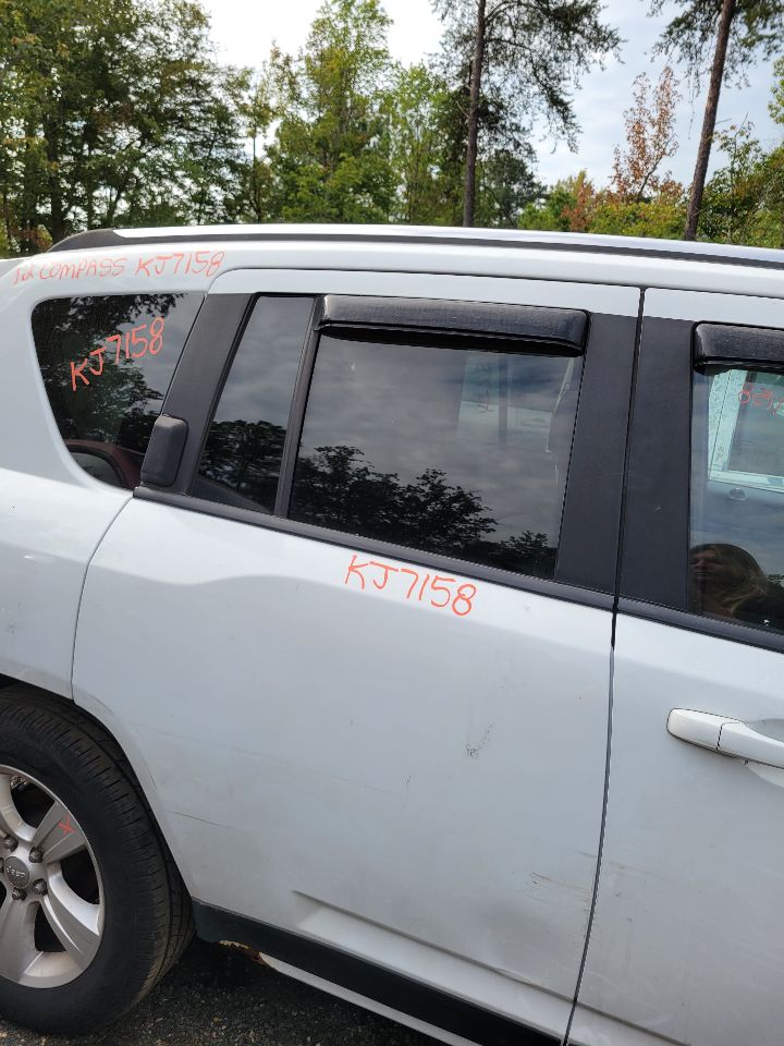 https://f005.backblazeb2.com/file/img-partshotlines-com/Inventory/MS172/Vehicle/20211_03.jpg