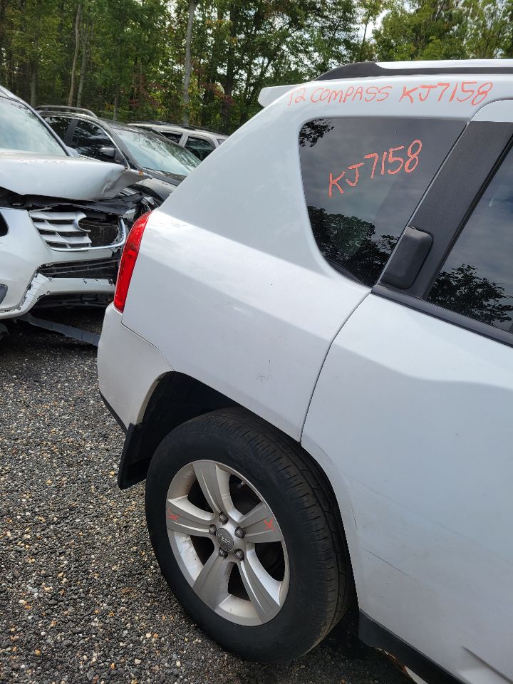 https://f005.backblazeb2.com/file/img-partshotlines-com/Inventory/MS172/Vehicle/20211_04.jpg