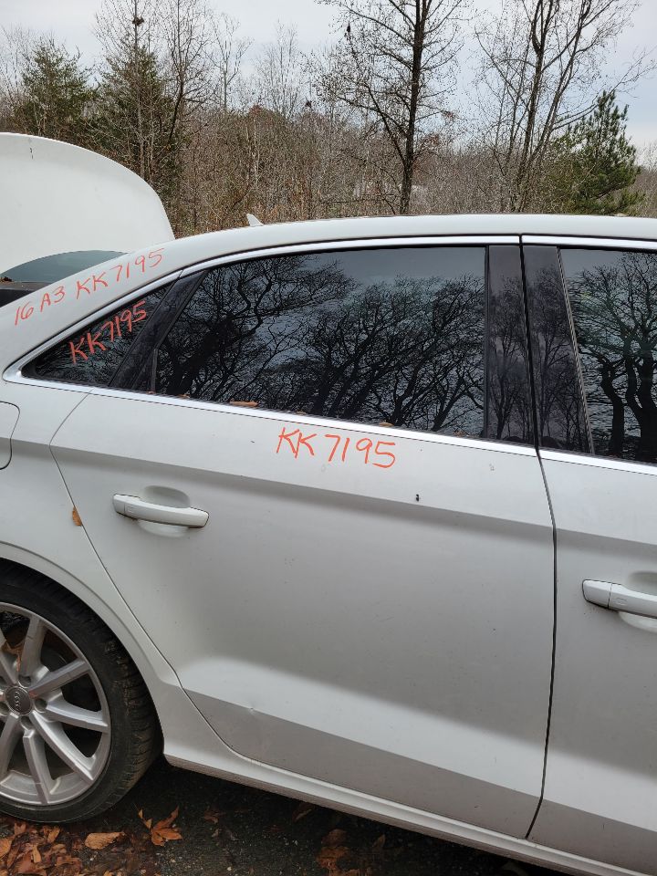 https://f005.backblazeb2.com/file/img-partshotlines-com/Inventory/MS172/Vehicle/20251_05.jpg