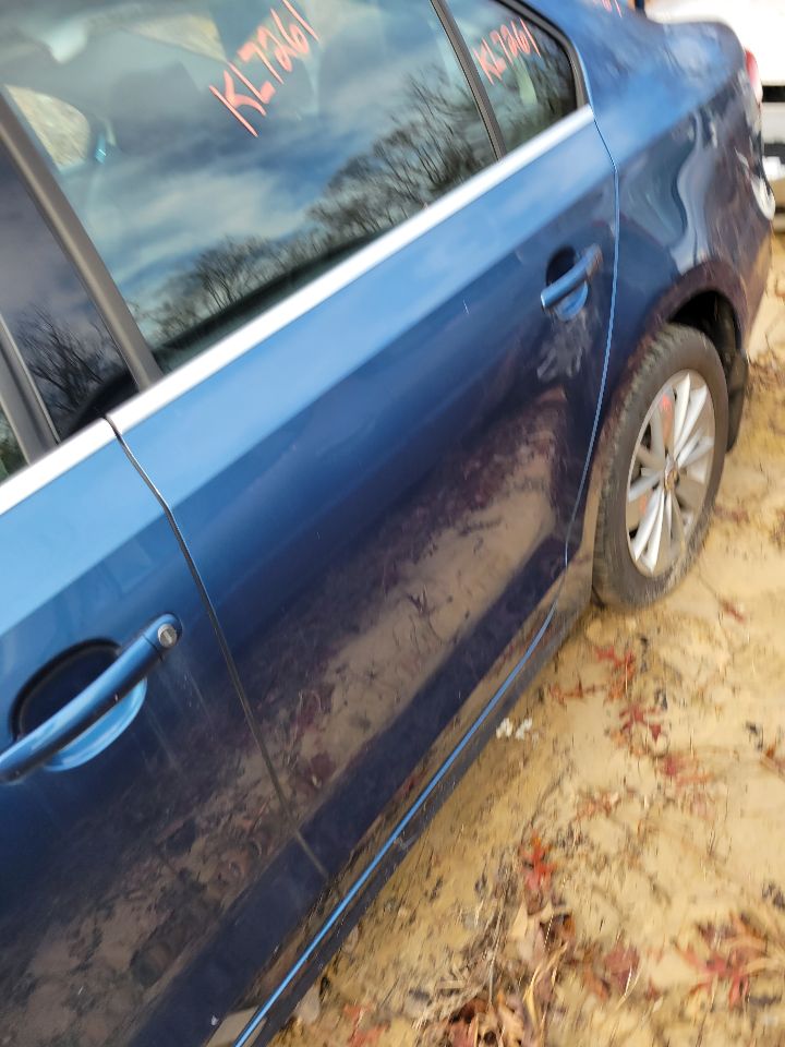 https://f005.backblazeb2.com/file/img-partshotlines-com/Inventory/MS172/Vehicle/20318_04.jpg