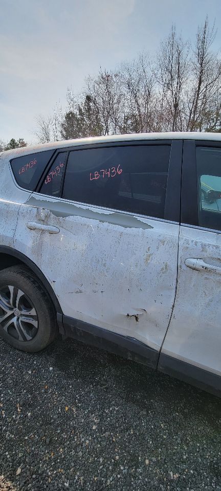 https://f005.backblazeb2.com/file/img-partshotlines-com/Inventory/MS172/Vehicle/20494_09.jpg