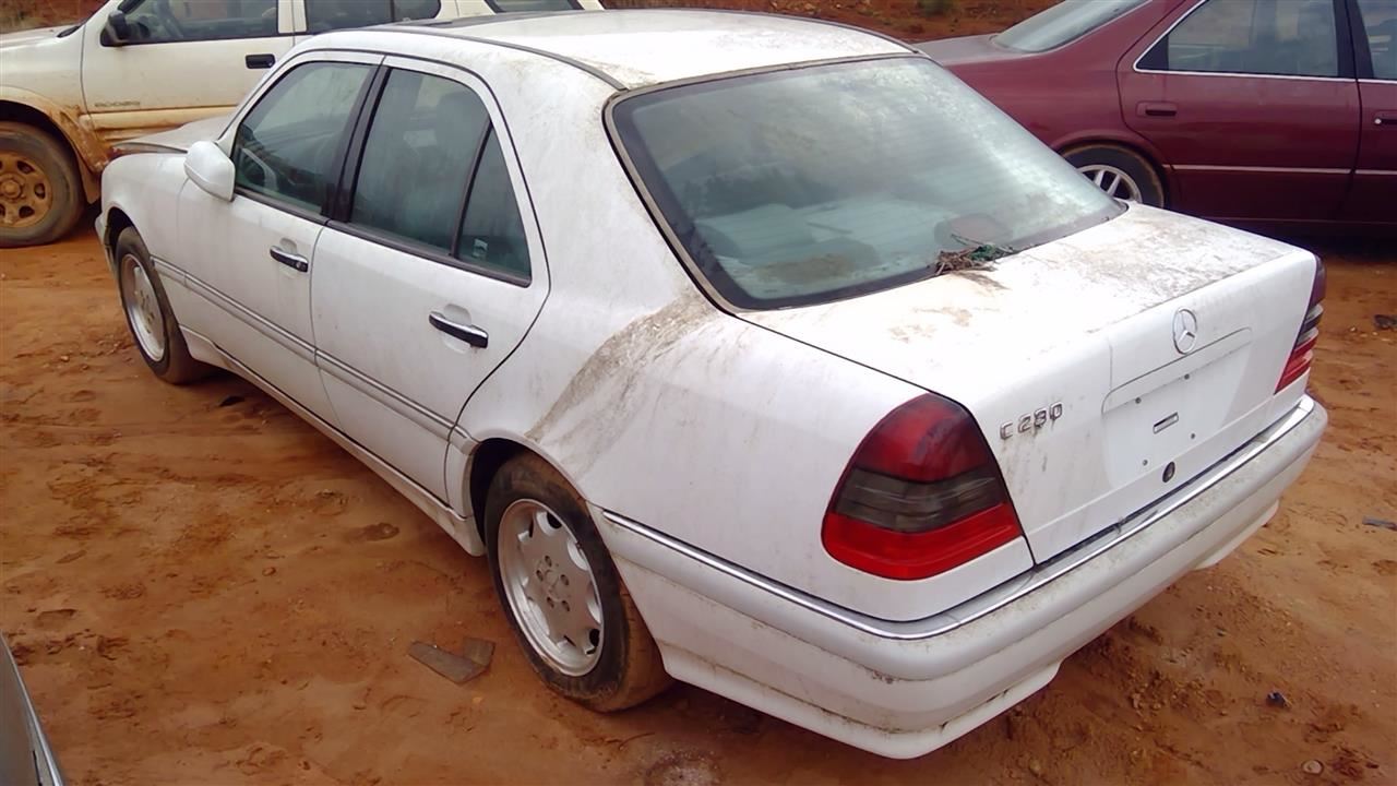https://f005.backblazeb2.com/file/img-partshotlines-com/Inventory/MS293/Vehicle/13648_04.jpg