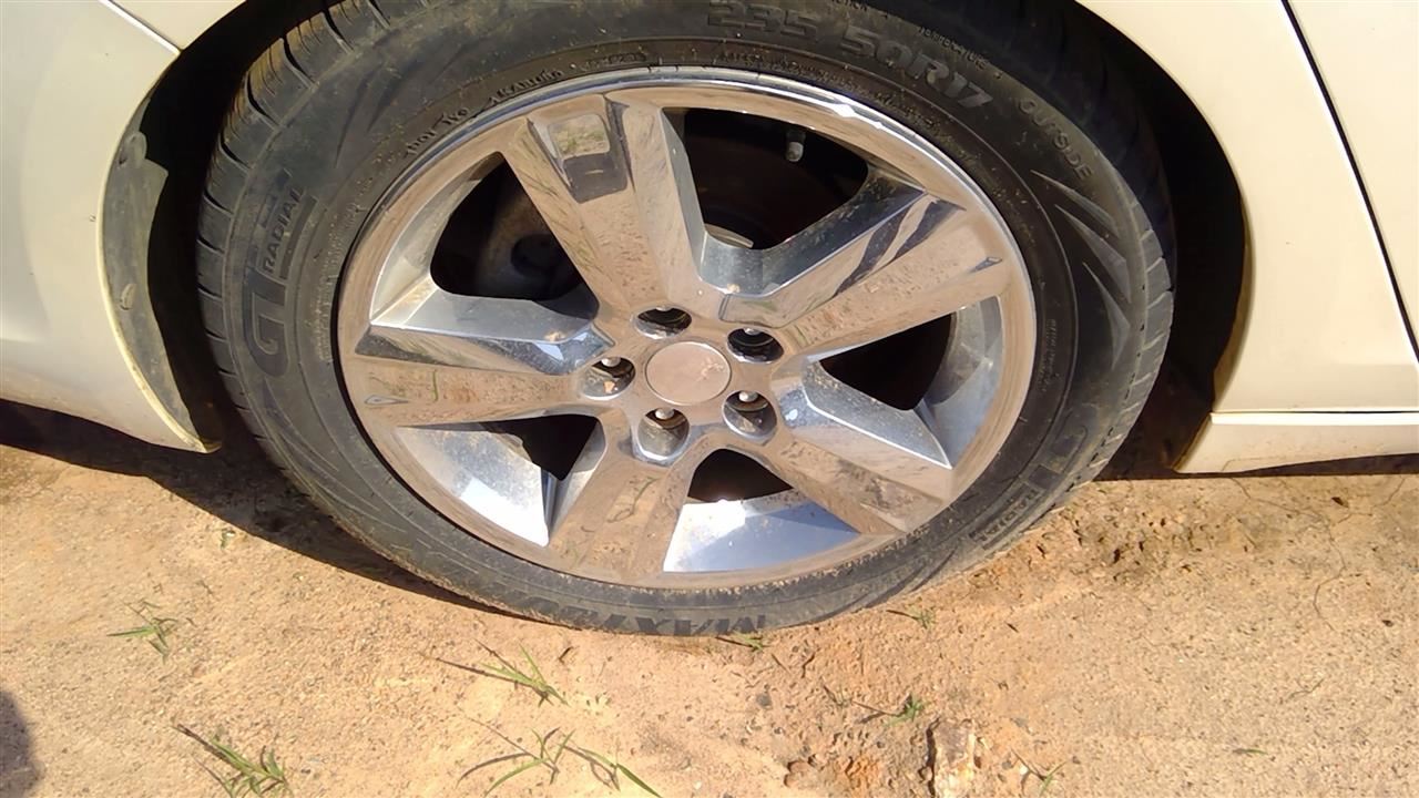 https://f005.backblazeb2.com/file/img-partshotlines-com/Inventory/MS293/Vehicle/14045_06.jpg