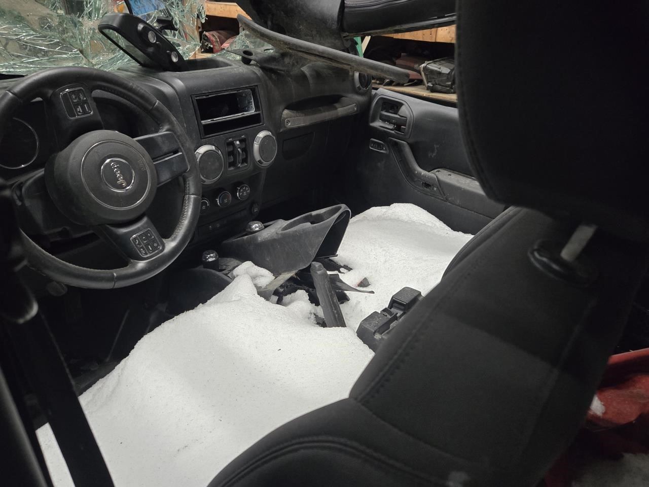 https://f005.backblazeb2.com/file/img-partshotlines-com/Inventory/NE124/Vehicle/9165_01.jpg