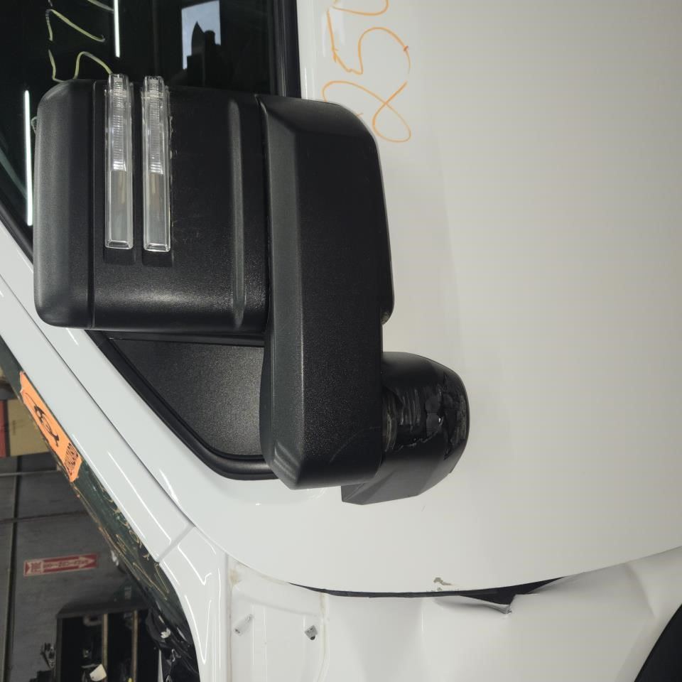 https://f005.backblazeb2.com/file/img-partshotlines-com/Inventory/NE124/Vehicle/9224_01.jpg