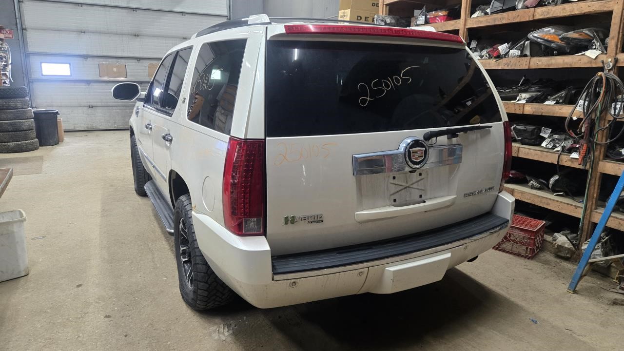 https://f005.backblazeb2.com/file/img-partshotlines-com/Inventory/NE124/Vehicle/9415_02.jpg