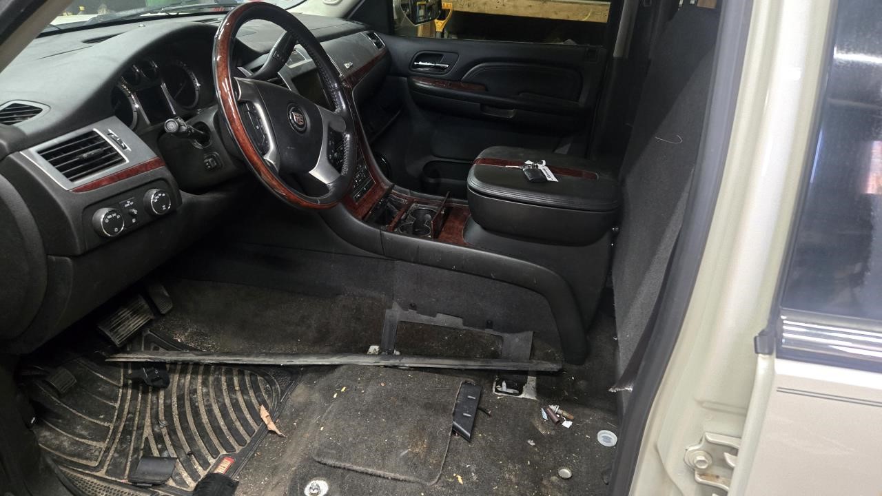 https://f005.backblazeb2.com/file/img-partshotlines-com/Inventory/NE124/Vehicle/9415_05.jpg