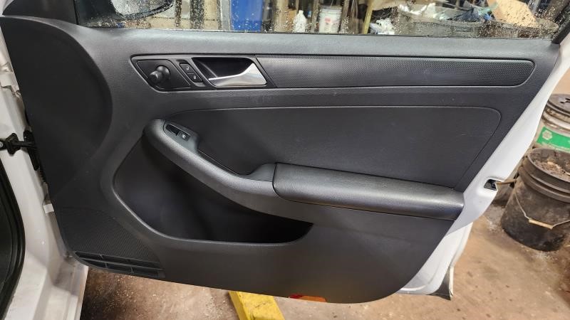https://f005.backblazeb2.com/file/img-partshotlines-com/Inventory/NE126/Vehicle/8211_04.jpg