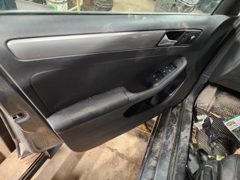 https://f005.backblazeb2.com/file/img-partshotlines-com/Inventory/NE126/Vehicle/8441_11.jpg
