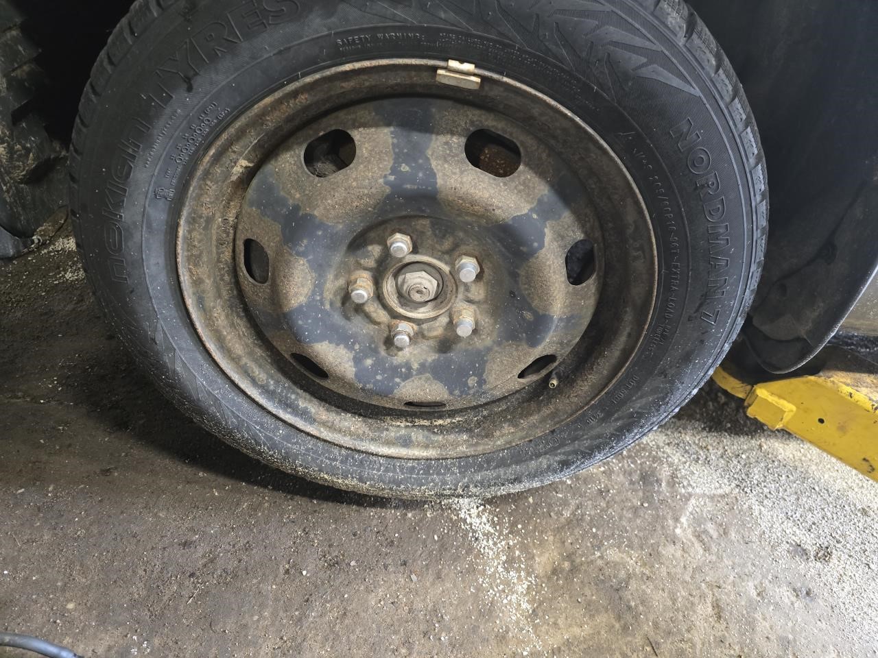 https://f005.backblazeb2.com/file/img-partshotlines-com/Inventory/NE126/Vehicle/8683_10.jpg