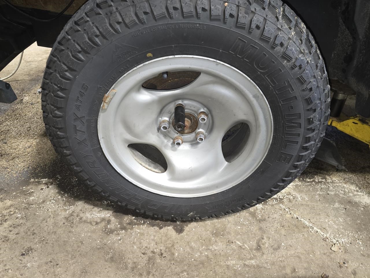 https://f005.backblazeb2.com/file/img-partshotlines-com/Inventory/NE126/Vehicle/8696_06.jpg