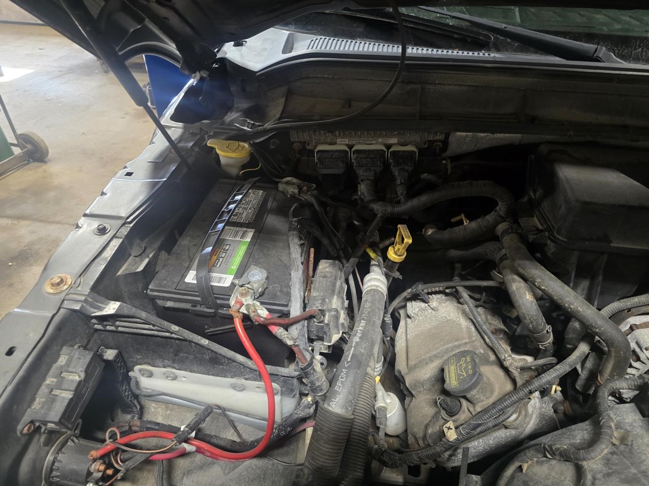https://f005.backblazeb2.com/file/img-partshotlines-com/Inventory/NE126/Vehicle/8728_06.jpg