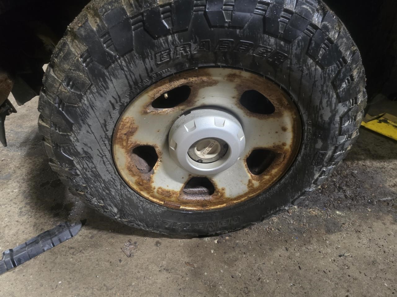 https://f005.backblazeb2.com/file/img-partshotlines-com/Inventory/NE126/Vehicle/8742_10.jpg