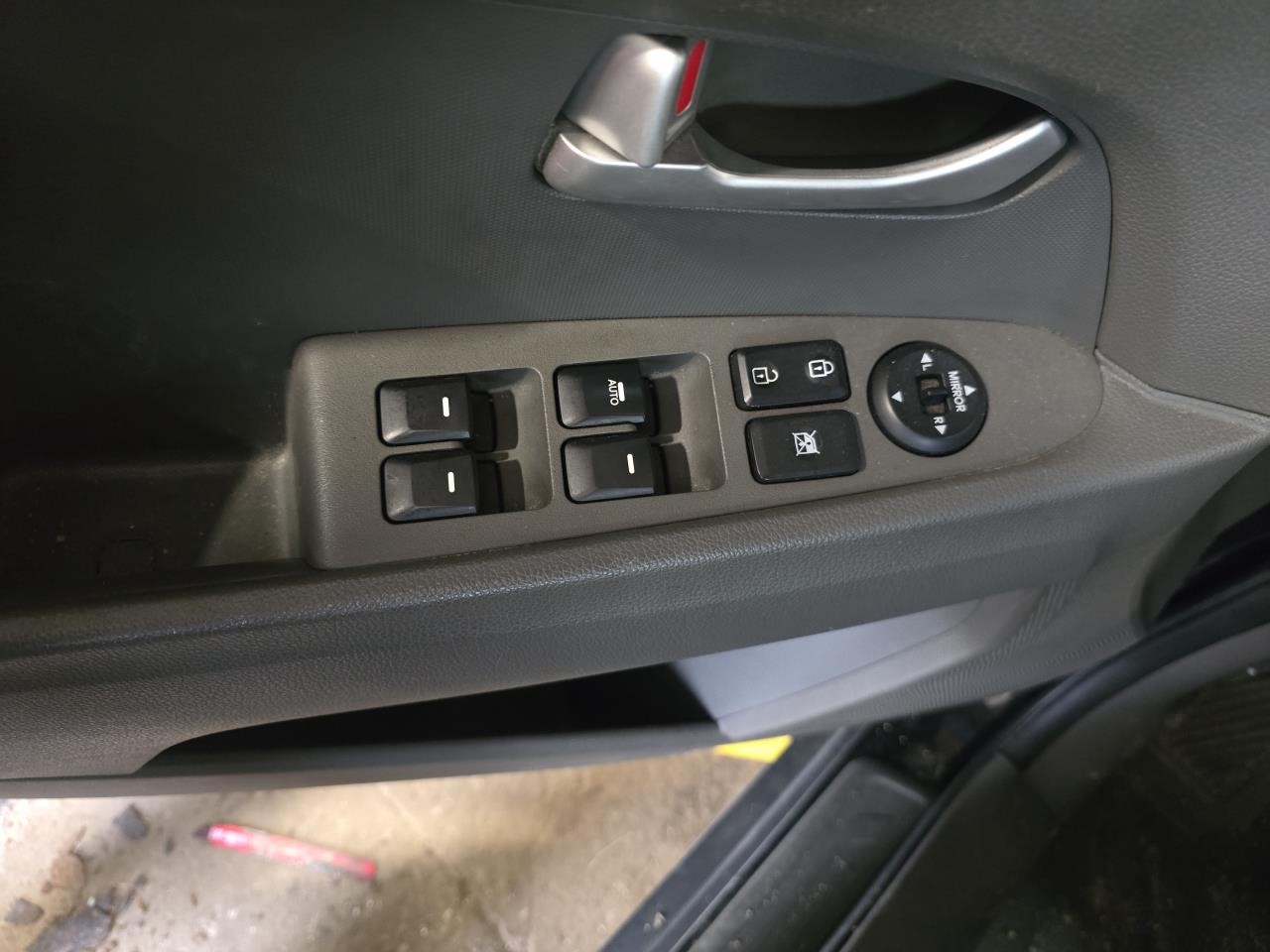 https://f005.backblazeb2.com/file/img-partshotlines-com/Inventory/NE126/Vehicle/8751_12.jpg