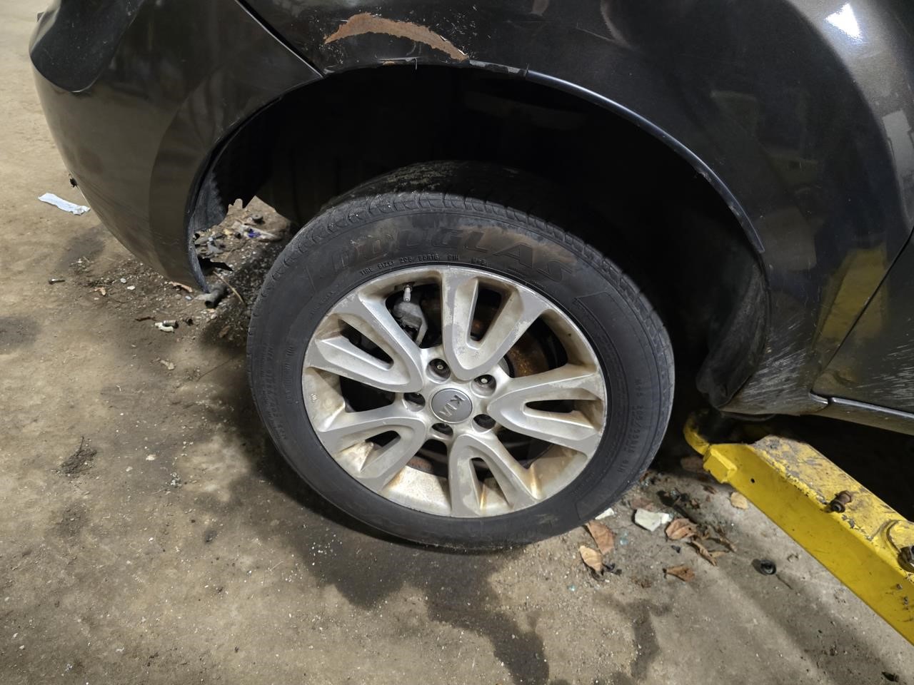 https://f005.backblazeb2.com/file/img-partshotlines-com/Inventory/NE126/Vehicle/8791_11.jpg
