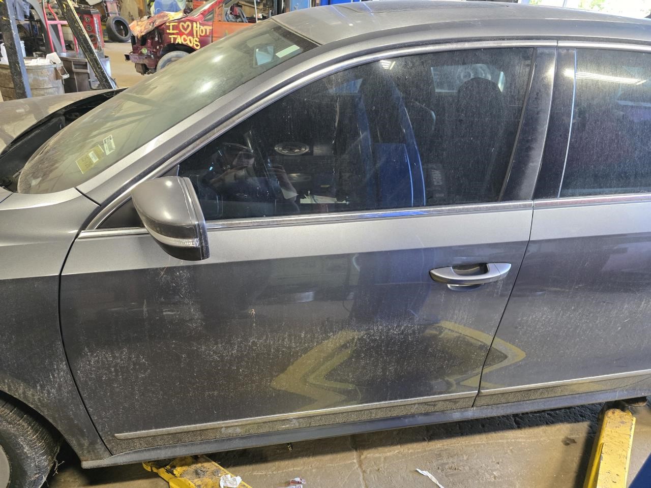 https://f005.backblazeb2.com/file/img-partshotlines-com/Inventory/NE126/Vehicle/8817_10.jpg