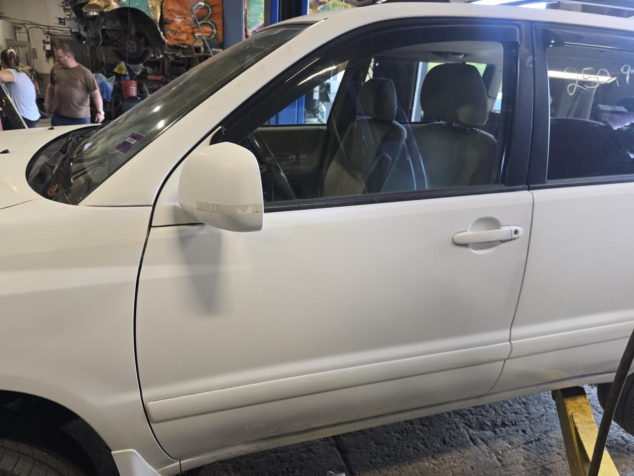 https://f005.backblazeb2.com/file/img-partshotlines-com/Inventory/NE126/Vehicle/8819_10.jpg