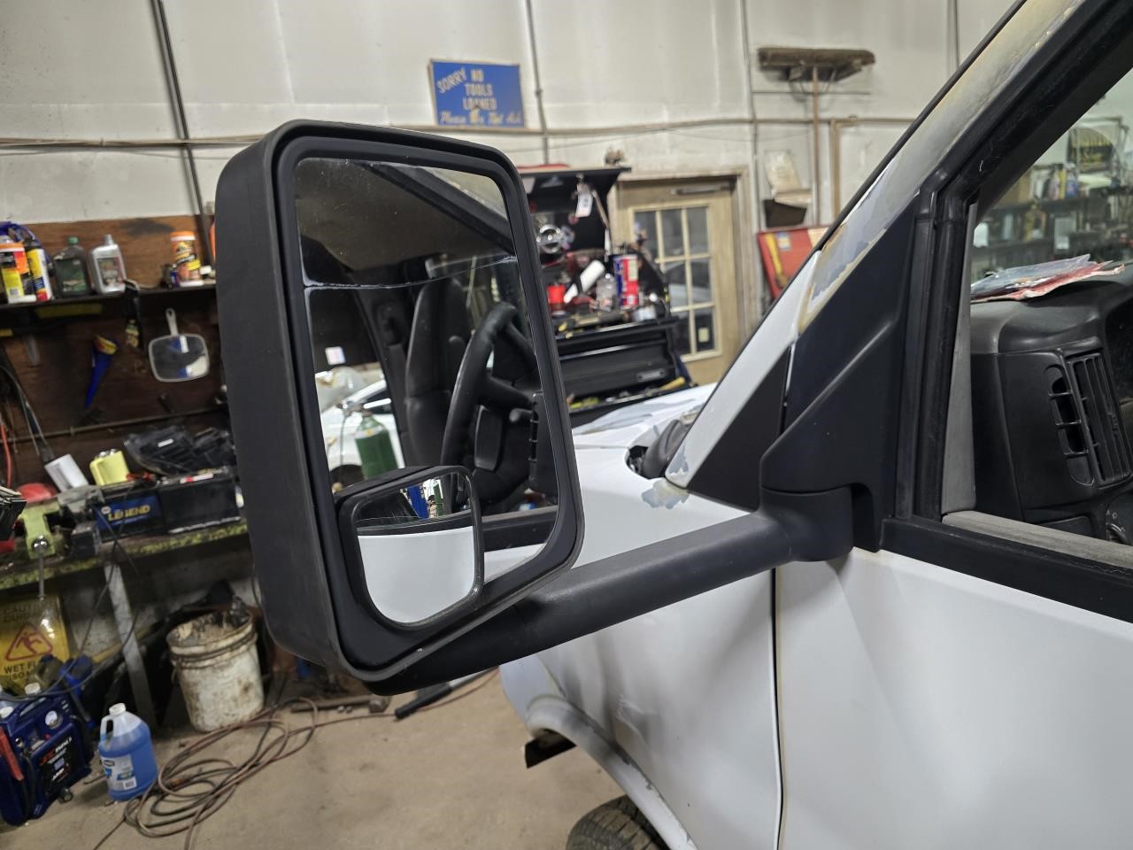 https://f005.backblazeb2.com/file/img-partshotlines-com/Inventory/NE126/Vehicle/8867_11.jpg
