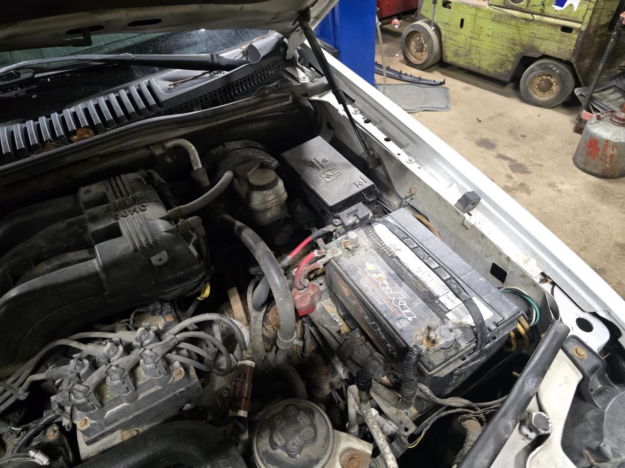 https://f005.backblazeb2.com/file/img-partshotlines-com/Inventory/NE126/Vehicle/8868_07.jpg