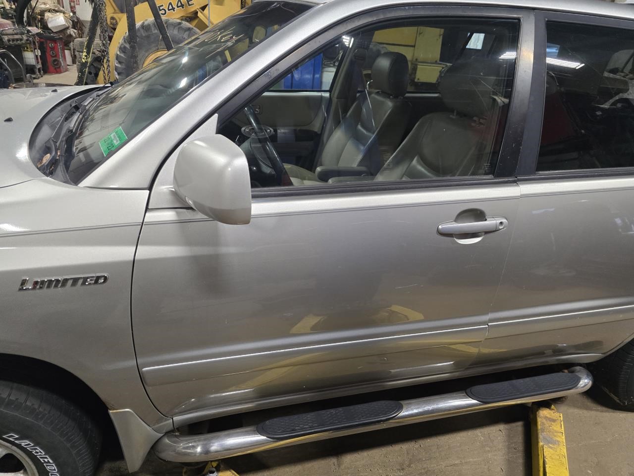 https://f005.backblazeb2.com/file/img-partshotlines-com/Inventory/NE126/Vehicle/8870_12.jpg