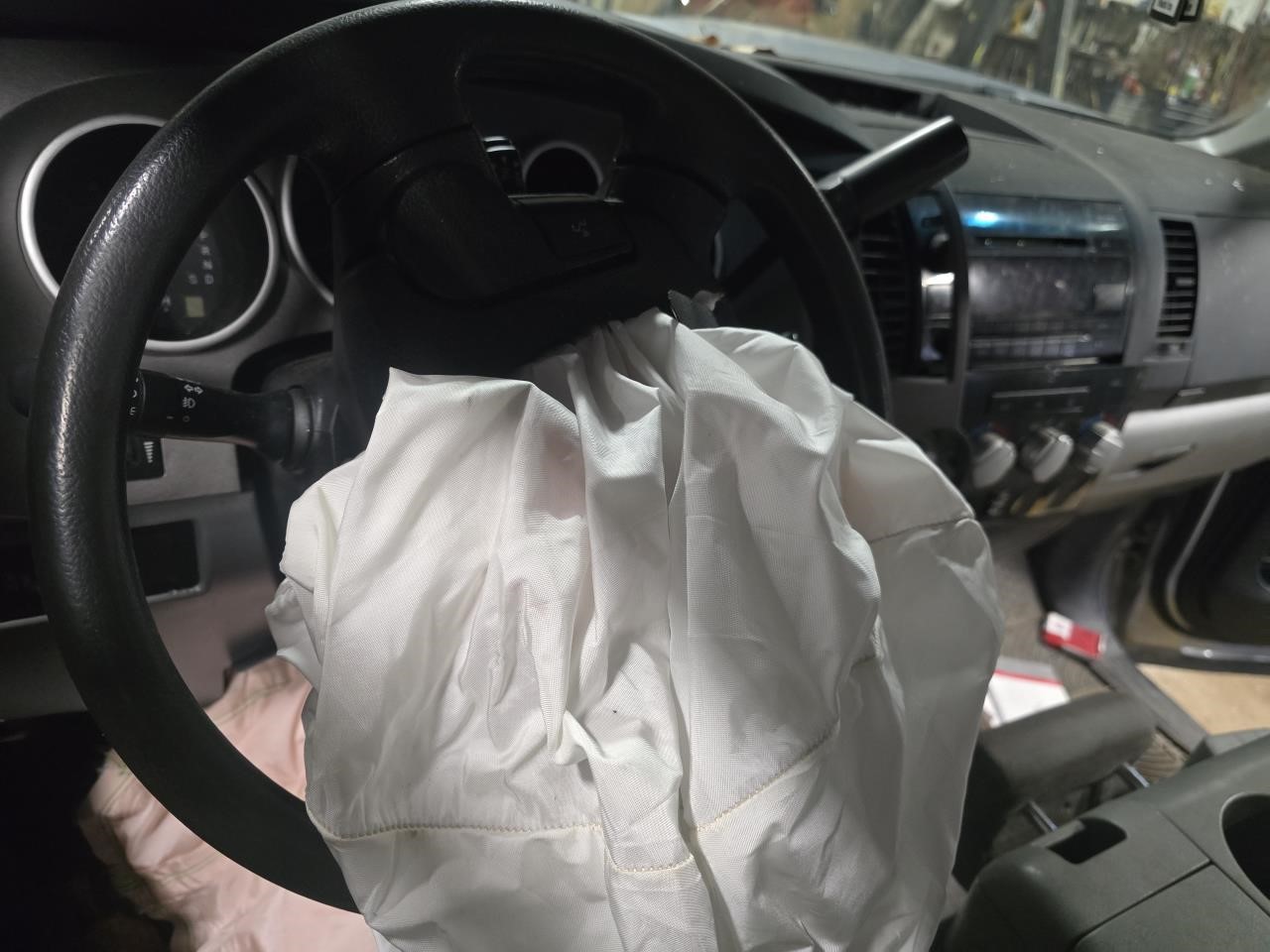 https://f005.backblazeb2.com/file/img-partshotlines-com/Inventory/NE126/Vehicle/8882_12.jpg