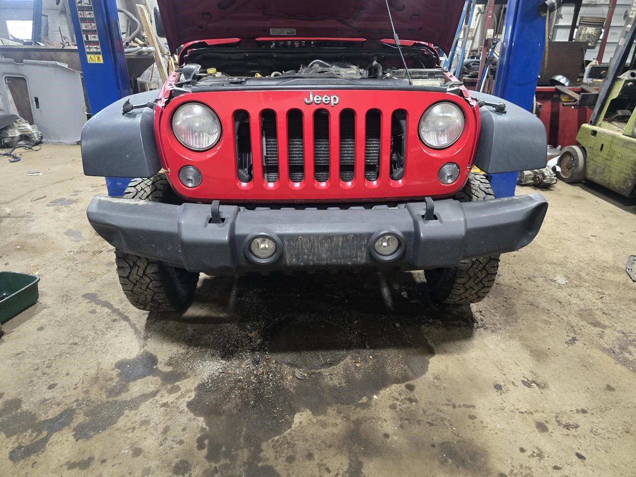 https://f005.backblazeb2.com/file/img-partshotlines-com/Inventory/NE126/Vehicle/8898_01.jpg